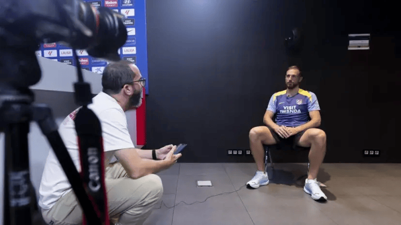 欧冠小组赛首轮亮点：曼城巴塞罗那强势，那不勒斯黑马惊艳