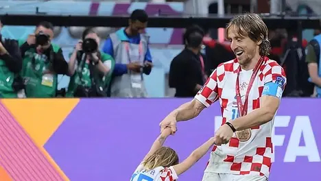 曼城欧冠小组赛2-0力克意甲霸主，哈兰德、多库进球锁定胜局